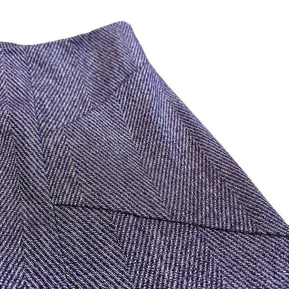 New York & Company 4 stretch purple fit flare tulip skirt - Picture 2 of 7